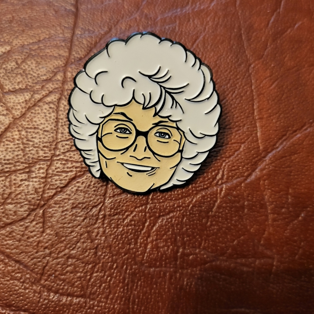 THE GOLDEN GIRLS SOPHIA PIN! NWOT!
